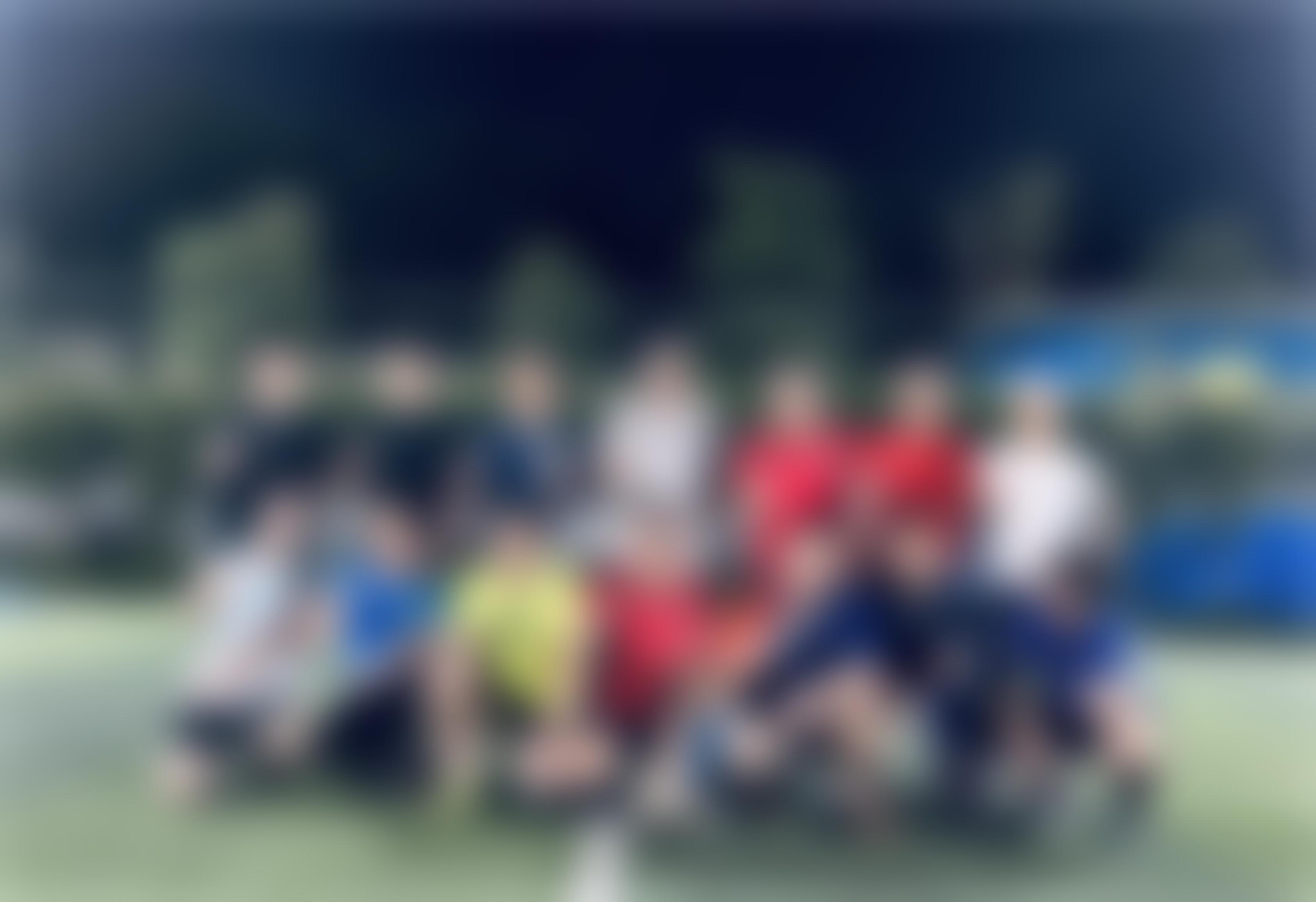 “绿茵场上的身影”--新华足球队成立